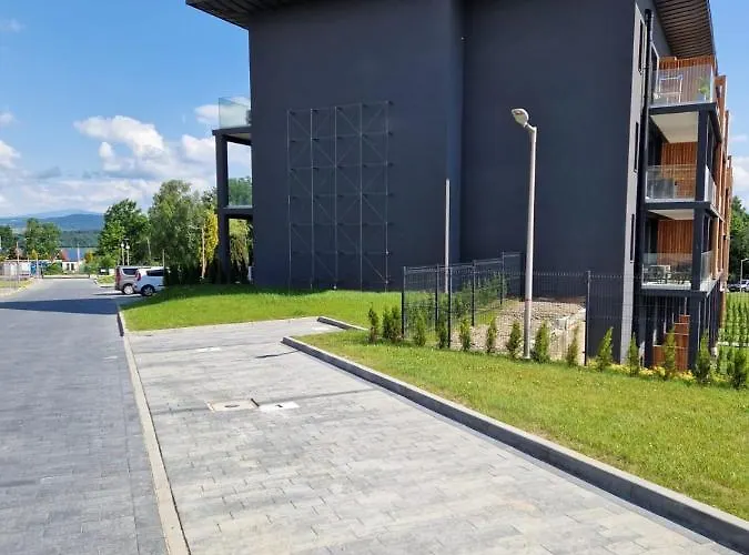 Trzy Rysie Laguna Beskidów * Zarzecze (Silesia)